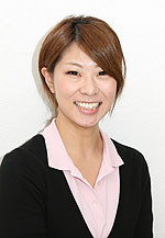 受付　野崎 未歩